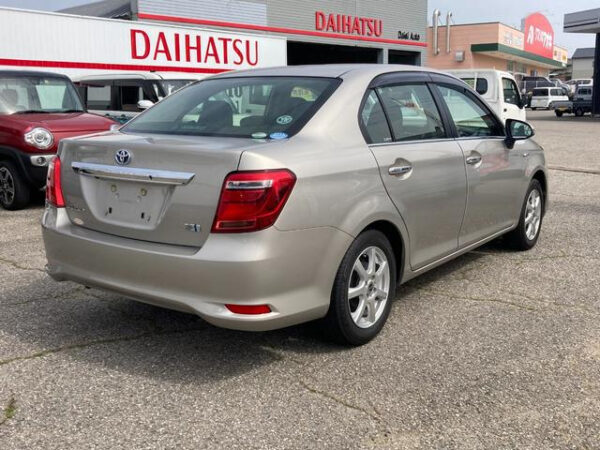 TOYOTA COROLLA AXIO - Image 9