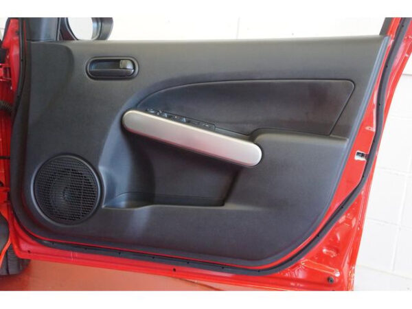 MAZDA DEMIO - Image 9