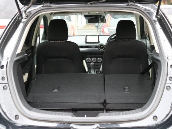 MAZDA DEMIO - Image 9