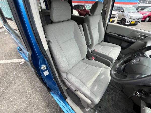 HONDA STEP WAGON - Image 10