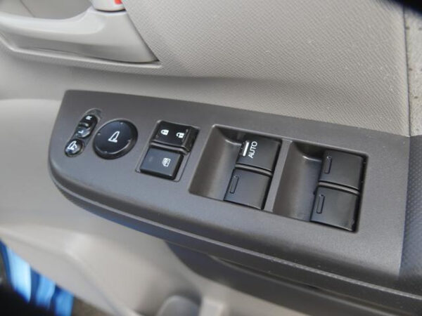 HONDA STEP WAGON - Image 10