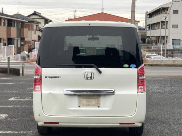 HONDA STEP WAGON - Image 10