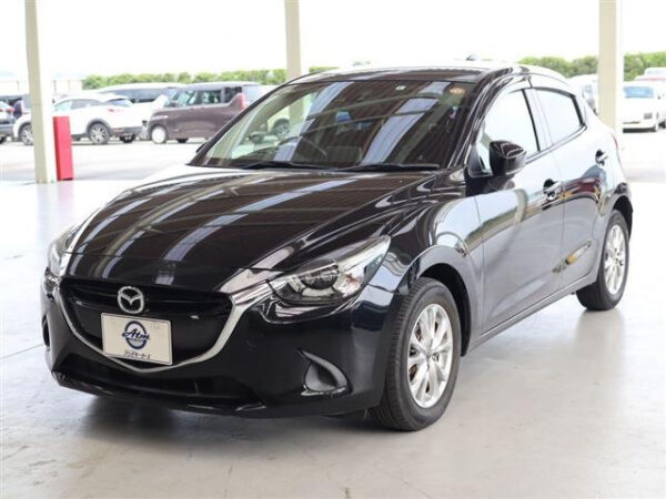 MAZDA DEMIO - Image 10
