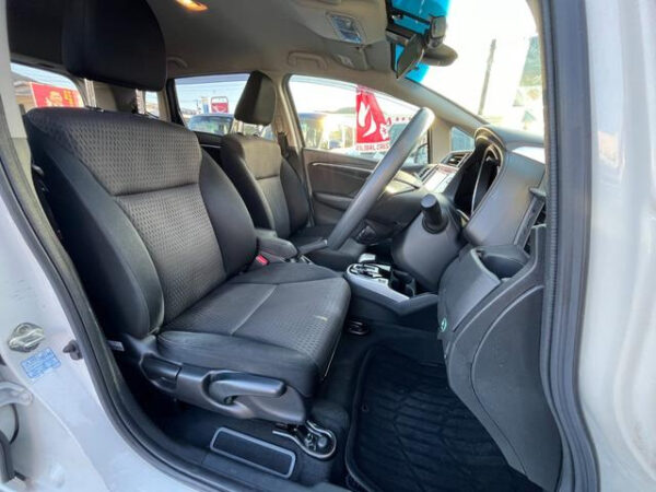 HONDA FIT - Image 10