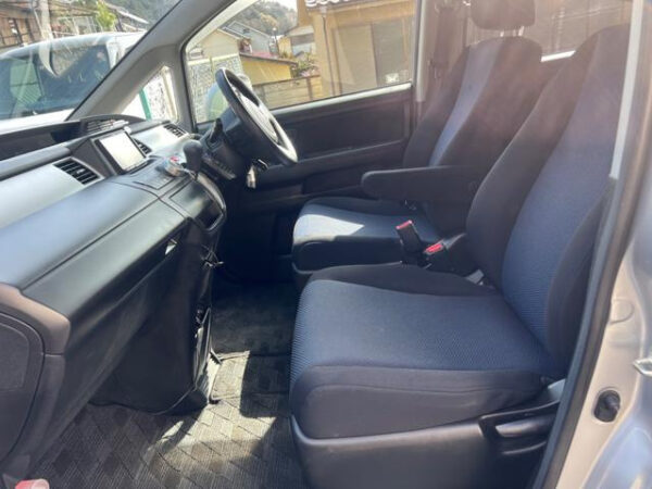 HONDA STEP WAGON - Image 14