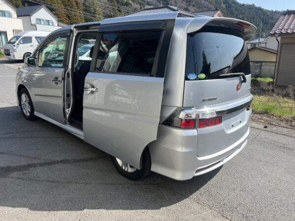 HONDA STEP WAGON - Image 18