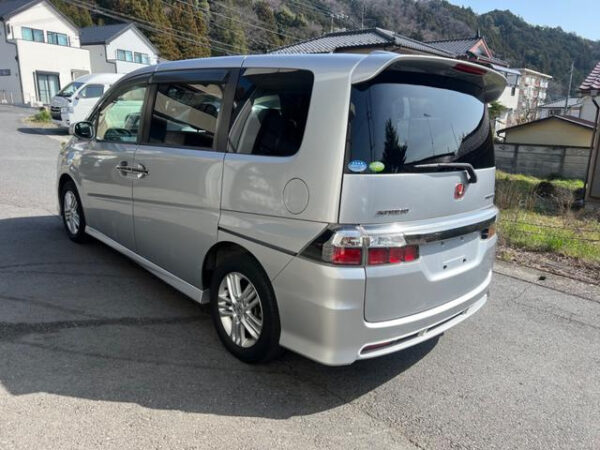 HONDA STEP WAGON - Image 8