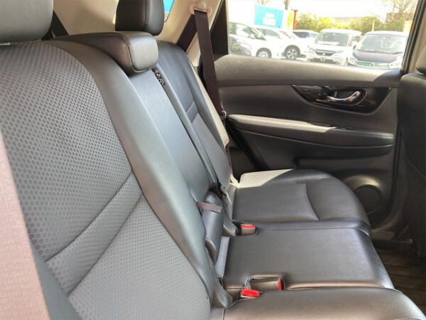 NISSAN X-TRAIL - Image 10