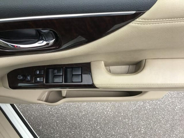 NISSAN ELGRAND 2016 - Image 13