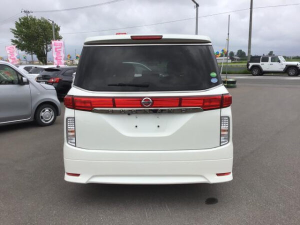 NISSAN ELGRAND 2016 - Image 14