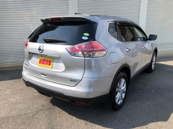 NISSAN X-TRAIL - Image 4