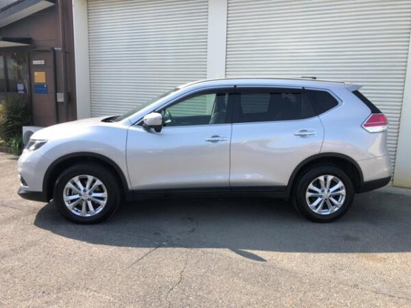 NISSAN X-TRAIL - Image 6