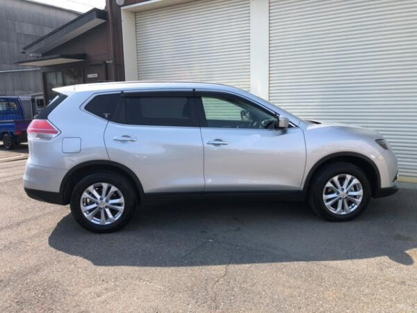 NISSAN X-TRAIL - Image 7