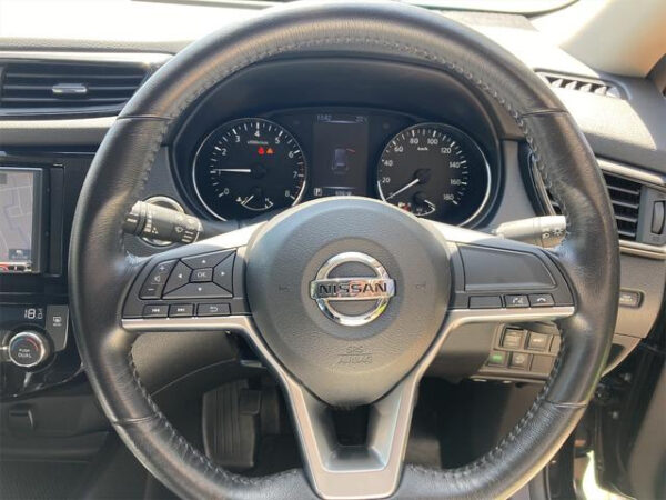 NISSAN X-TRAIL - Image 8