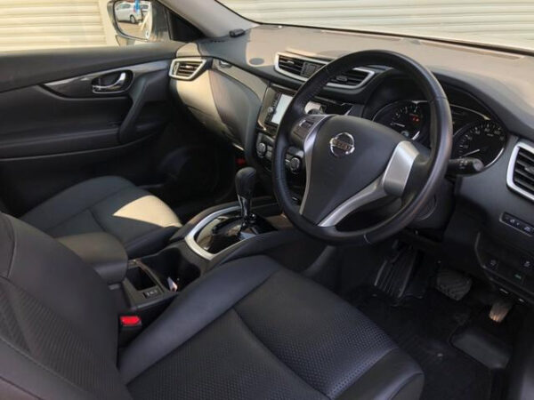 NISSAN X-TRAIL - Image 8