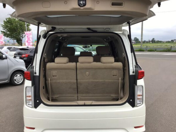 NISSAN ELGRAND 2016 - Image 9