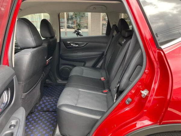 NISSAN X-TRAIL 2018 - Image 9
