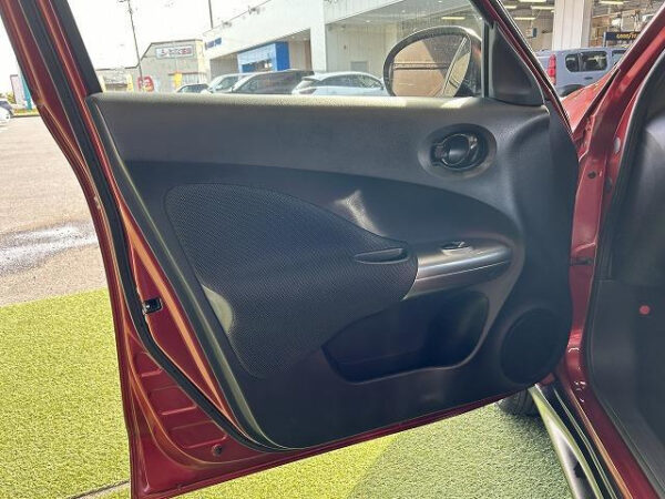NISSAN JUKE 2011 - Image 20