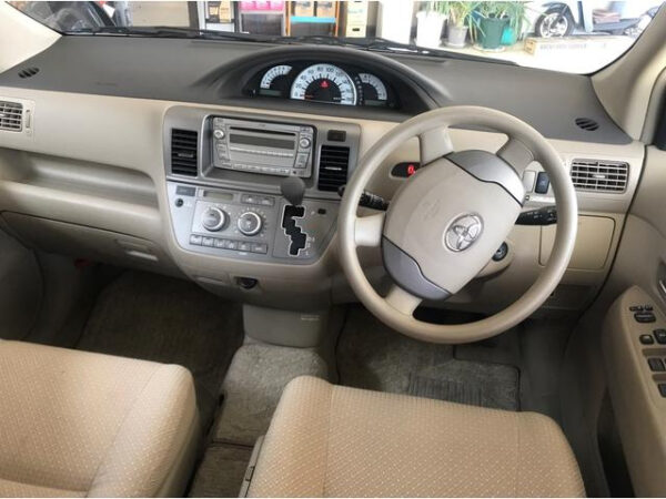 TOYOTA RAUM 2008 - Image 7