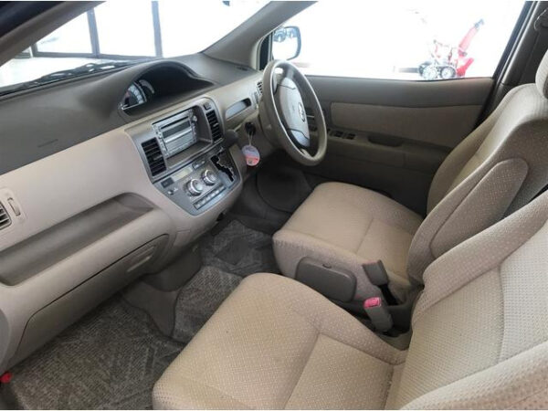 TOYOTA RAUM 2008 - Image 9