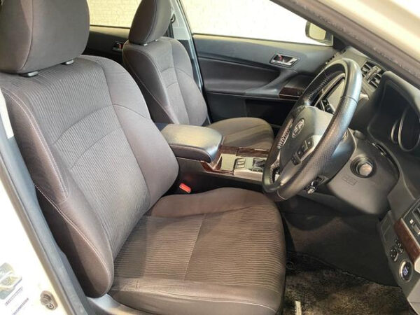 TOYOTA MARK X 2016 - Image 12