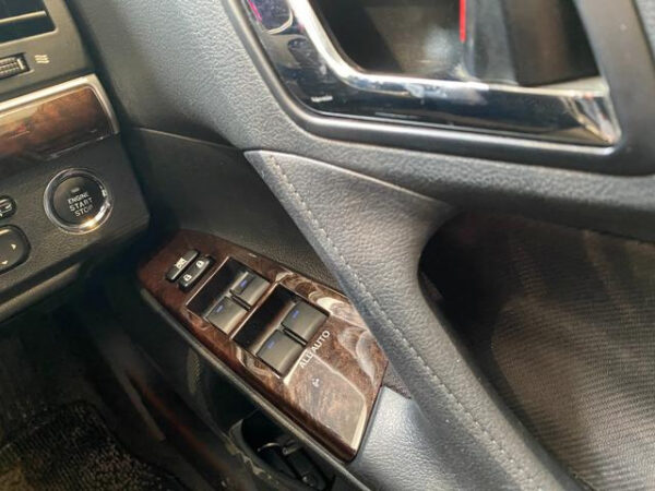 TOYOTA MARK X 2016 - Image 13
