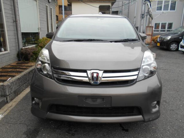 TOYOTA ISIS 2016