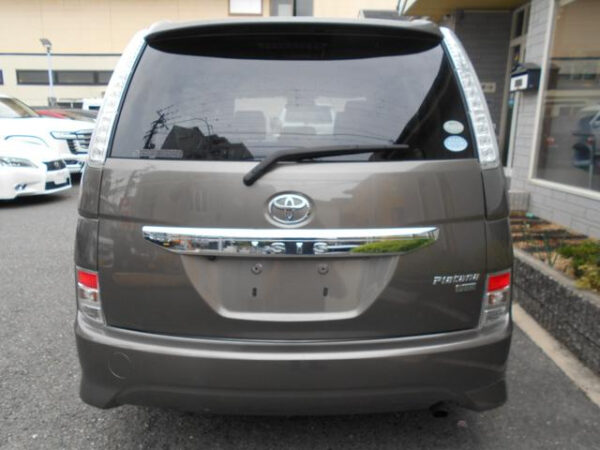 TOYOTA ISIS 2016 - Image 6