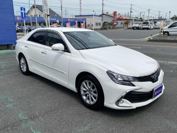 TOYOTA MARK X 2017 - Image 8